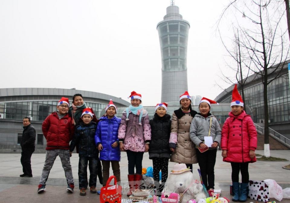 有意义的义卖募捐活动 by 拍客taoy 快拍作品_