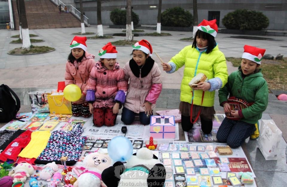 有意义的义卖募捐活动 by 拍客taoy 快拍作品_